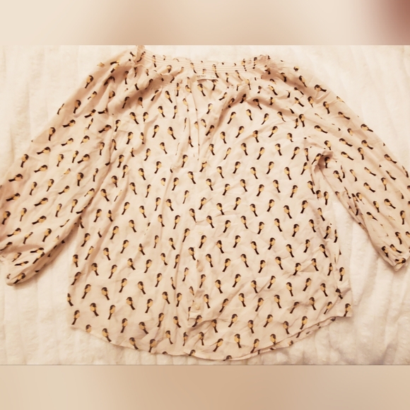 XL CREAM BUTTON DOWN WITH BLUE BIRDS - Picture 2 of 8